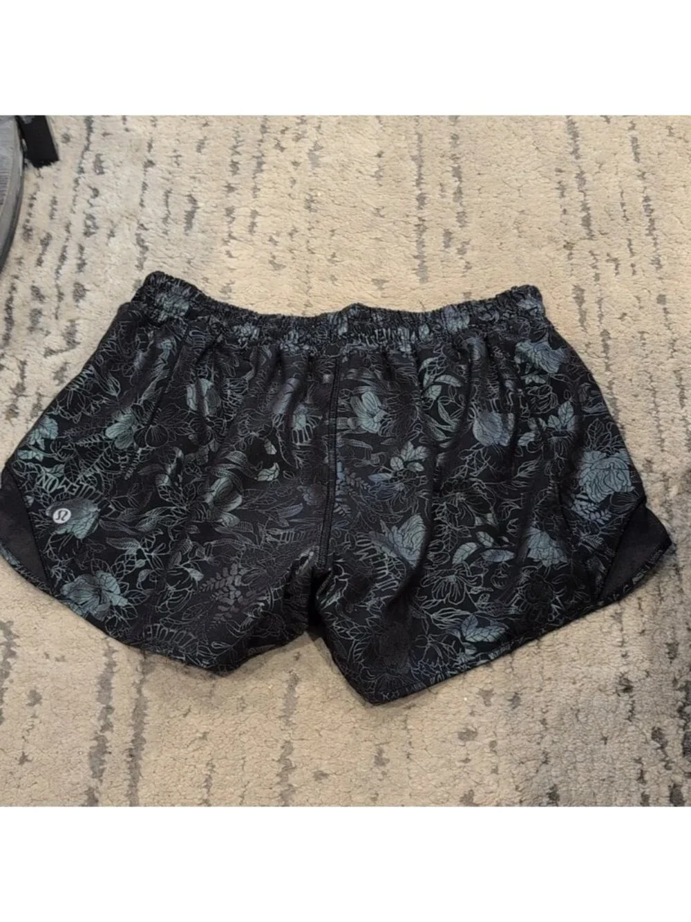 Lululemon Hotty Hot Low-Rise Lined Short 4
